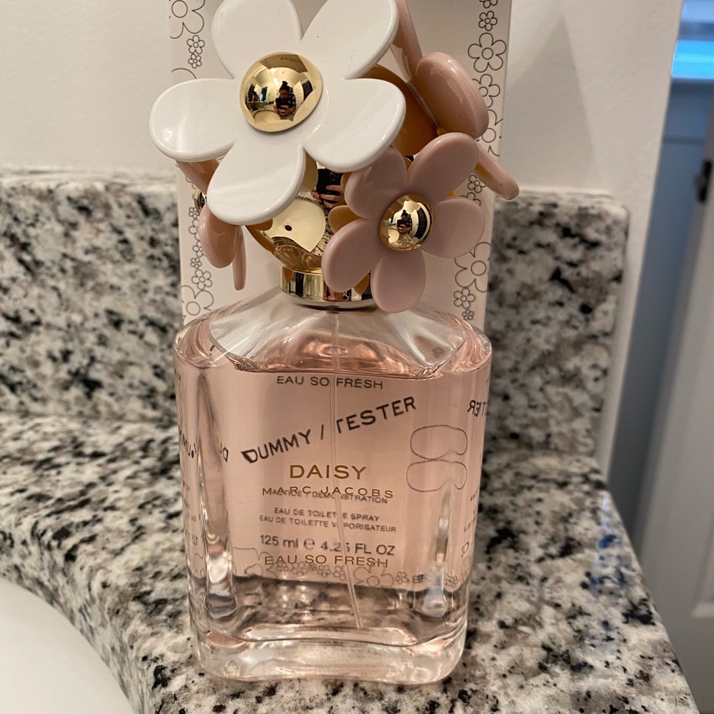 Marc Jacobs Daisy Eau So Fresh Perfume 4.25oz NEW